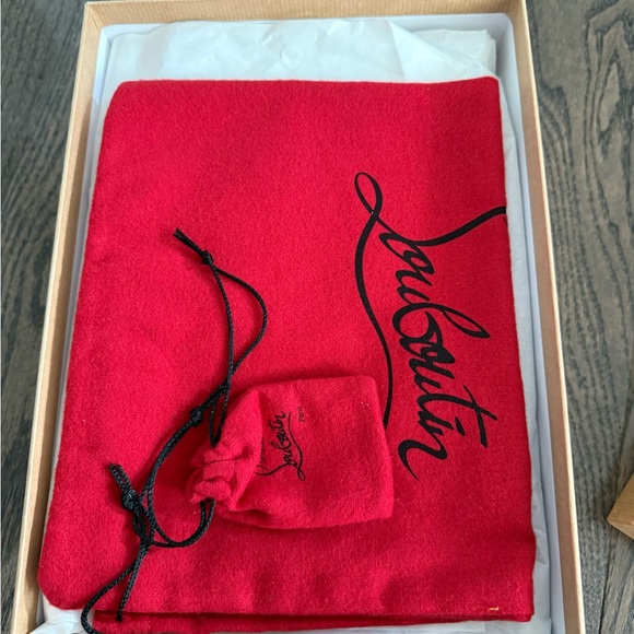 Christian Louboutin Nude Patent Pointed-Toe Stiletto Pumps - Picture 8 of 9